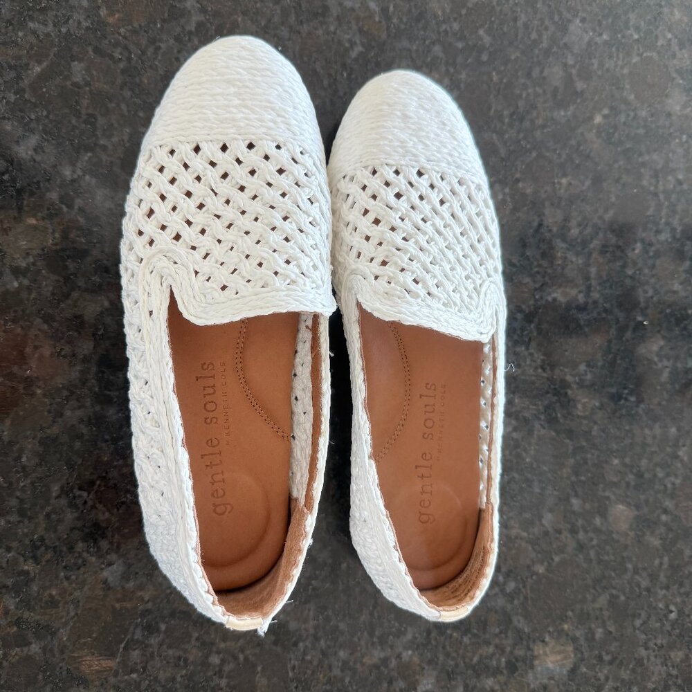 Kenneth Cole Gentle Souls Size 6 White Shoe Womens